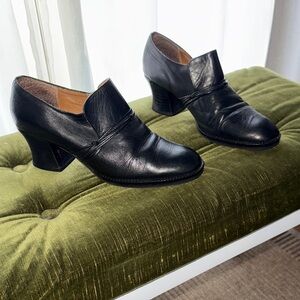 Chic Black Leather Heeled Shoes